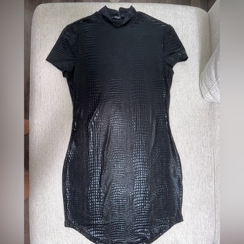 Short tight leather dress size s